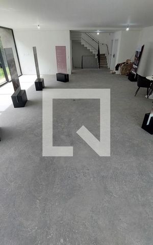 Casa à venda com 707m², 5 quartos e 6 vagasSala