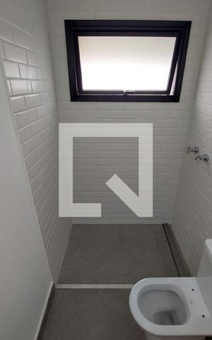 Casa à venda com 707m², 5 quartos e 6 vagasBanheiro do Quarto 4