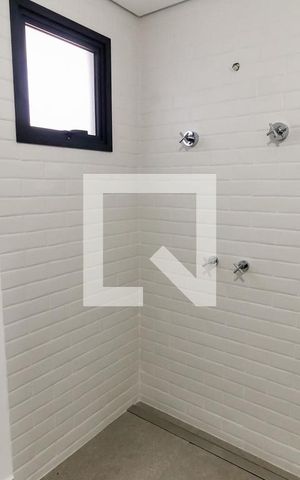 Casa de condomínio à venda com 548m², 4 quartos e 4 vagasBanheiro da Suíte 4 (Femin)
