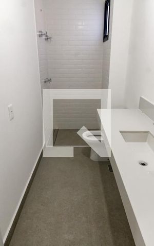 Casa de condomínio à venda com 548m², 4 quartos e 4 vagasBanheiro da Suíte 4 (Masc)