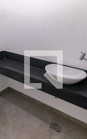 Casa de condomínio à venda com 548m², 4 quartos e 4 vagasLavabo