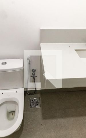 Casa de condomínio à venda com 548m², 4 quartos e 4 vagasBanheiro da Suíte 2