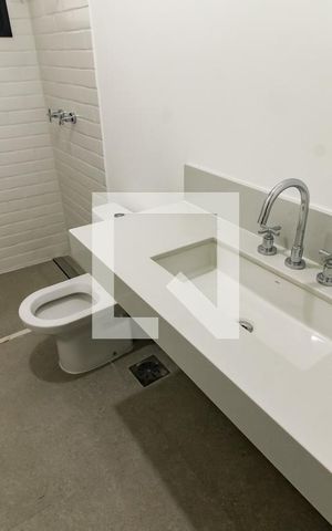 Casa de condomínio à venda com 548m², 4 quartos e 4 vagasBanheiro da Suíte 2