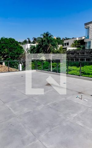 Casa de condomínio à venda com 548m², 4 quartos e 4 vagasVaranda