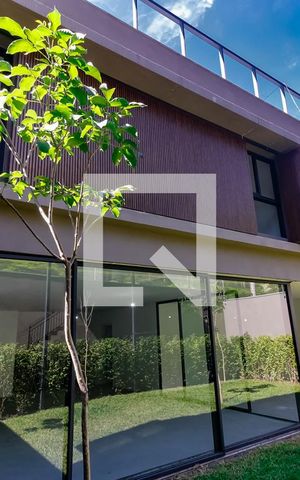 Casa de condomínio à venda com 548m², 4 quartos e 4 vagasFachada