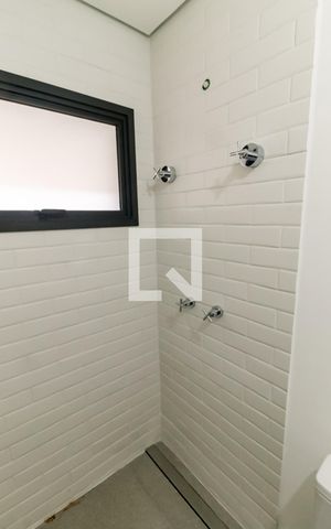 Casa de condomínio à venda com 548m², 4 quartos e 4 vagasBanheiro da Suíte 2