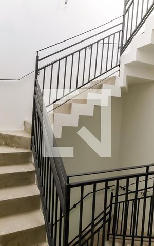 Casa de condomínio à venda com 548m², 4 quartos e 4 vagasEscada acesso
