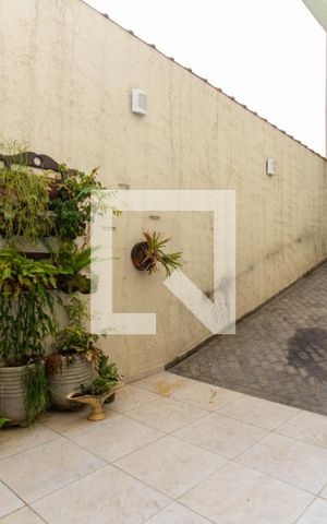 Casa à venda com 300m², 3 quartos e 8 vagas Casa à venda com 300m², 3 quartos e 8 vagasÁrea externa