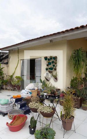 Casa à venda com 300m², 3 quartos e 8 vagas Casa à venda com 300m², 3 quartos e 8 vagasVaranda da suíte