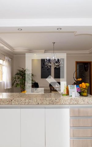 Casa à venda com 300m², 3 quartos e 8 vagas Casa à venda com 300m², 3 quartos e 8 vagasCozinha