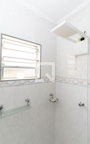 Casa à venda com 300m², 3 quartos e 8 vagas Casa à venda com 300m², 3 quartos e 8 vagasBanheiro Corredor