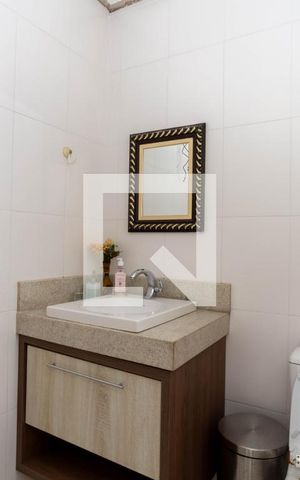 Casa à venda com 300m², 3 quartos e 8 vagas Casa à venda com 300m², 3 quartos e 8 vagasBanheiro de serviço