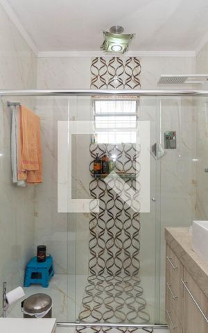 Casa à venda com 300m², 3 quartos e 8 vagas Casa à venda com 300m², 3 quartos e 8 vagasBanheiro da Suíte