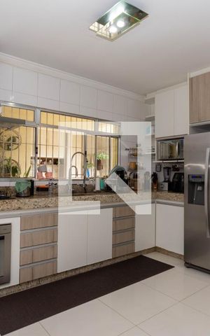 Casa à venda com 300m², 3 quartos e 8 vagas Casa à venda com 300m², 3 quartos e 8 vagasCozinha