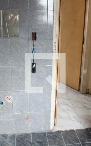 Casa à venda com 180m², 2 quartos e 2 vagasBanheiro 1