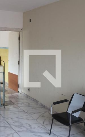 Casa à venda com 180m², 2 quartos e 2 vagasSala