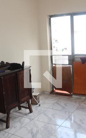 Casa à venda com 180m², 2 quartos e 2 vagasSala