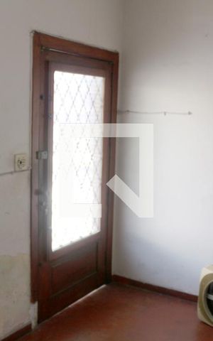 Casa à venda com 180m², 2 quartos e 2 vagasEscritório