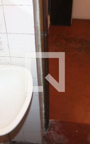 Casa à venda com 180m², 2 quartos e 2 vagasBanheiro 2