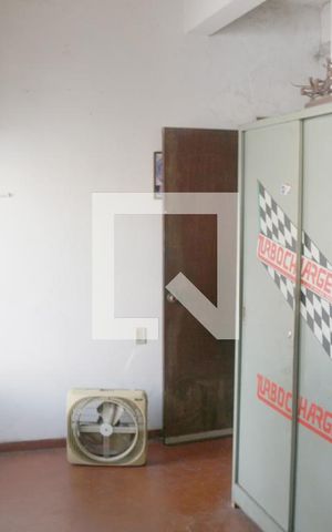 Casa à venda com 180m², 2 quartos e 2 vagasEscritório