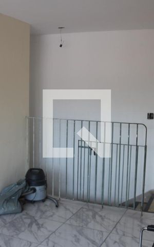 Casa à venda com 180m², 2 quartos e 2 vagasSala