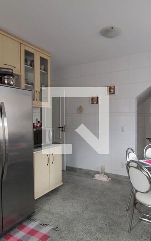 Casa à venda com 350m², 3 quartos e 3 vagasCozinha