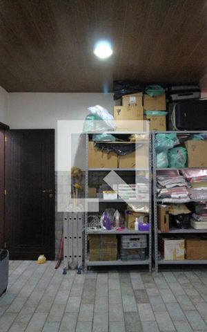 Casa à venda com 350m², 3 quartos e 3 vagasÁrea de serviço - Despensa