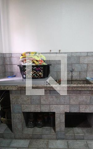 Casa à venda com 350m², 3 quartos e 3 vagasÁrea de serviço