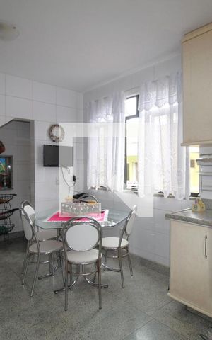 Casa à venda com 350m², 3 quartos e 3 vagasCozinha