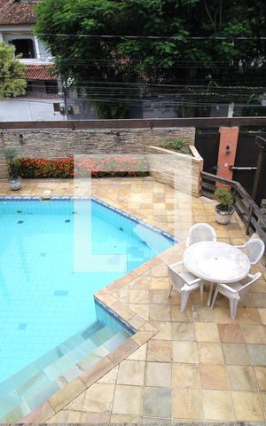 Casa à venda com 350m², 3 quartos e 3 vagasVaranda da sala - Vista