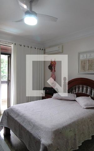 Casa à venda com 350m², 3 quartos e 3 vagasSuíte 1
