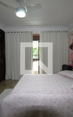 Casa à venda com 350m², 3 quartos e 3 vagasSuíte 1