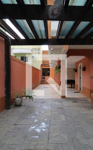 Casa à venda com 350m², 3 quartos e 3 vagasGaragem
