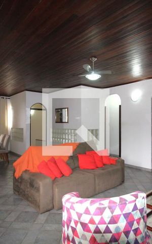 Casa à venda com 350m², 3 quartos e 3 vagasPiso Superior