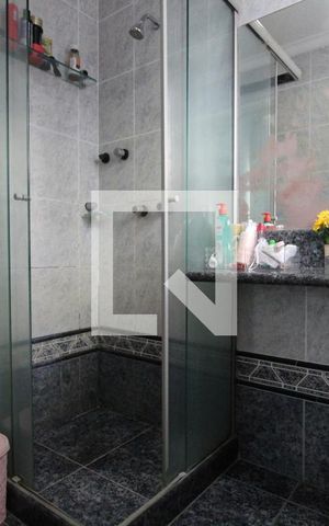 Casa à venda com 350m², 3 quartos e 3 vagasBanheiro da suíte 2