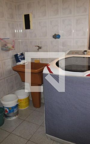 Casa à venda com 350m², 3 quartos e 3 vagasEdícula - Área de serviço