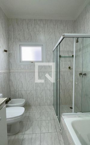 Casa de condomínio à venda com 400m², 4 quartos e 4 vagasBanheiro da Suíte 1