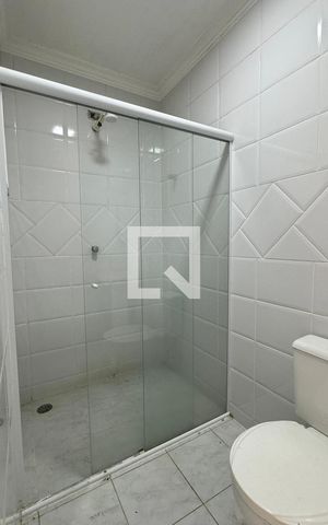 Casa de condomínio à venda com 400m², 4 quartos e 4 vagasBanheiro de serviço