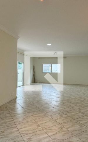 Casa de condomínio à venda com 400m², 4 quartos e 4 vagasSala