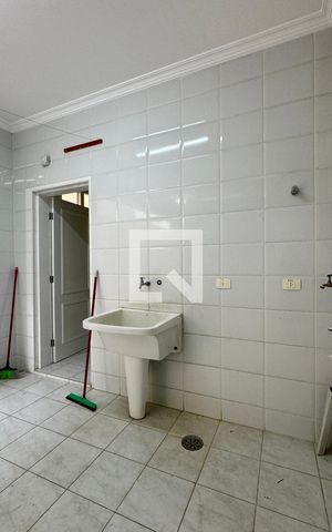 Casa de condomínio à venda com 400m², 4 quartos e 4 vagasÁrea de Serviço