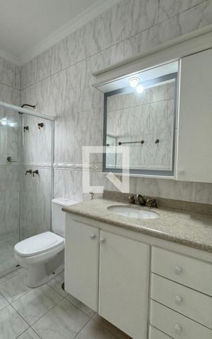 Casa de condomínio à venda com 400m², 4 quartos e 4 vagasBanheiro 2 da Suíte 1