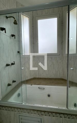 Casa de condomínio à venda com 400m², 4 quartos e 4 vagasBanheiro da Suíte 2