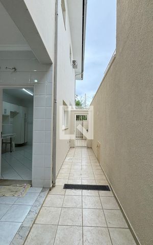 Casa de condomínio à venda com 400m², 4 quartos e 4 vagasÁrea de Serviço
