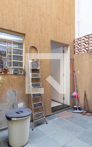 Casa à venda com 140m², 2 quartos e 2 vagasQuintal