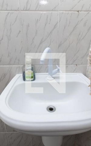 Casa à venda com 140m², 2 quartos e 2 vagasBanheiro de Serviço