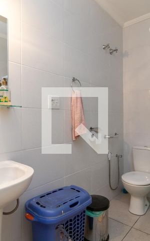 Casa à venda com 140m², 2 quartos e 2 vagasBanheiro 