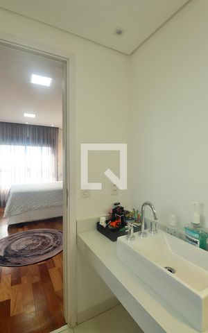 Apartamento para alugar com 153m², 3 quartos e 3 vagasSuíte 3 - Banheiro do Quarto 3