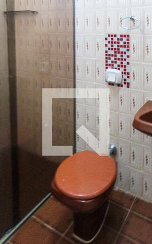 Casa à venda com 150m², 3 quartos e 4 vagas Casa à venda com 150m², 3 quartos e 4 vagasBanheiro Social