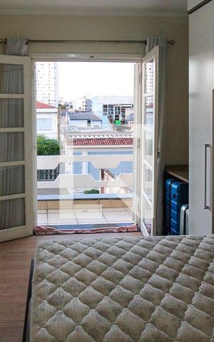 Casa à venda com 150m², 3 quartos e 4 vagas Casa à venda com 150m², 3 quartos e 4 vagasQuarto