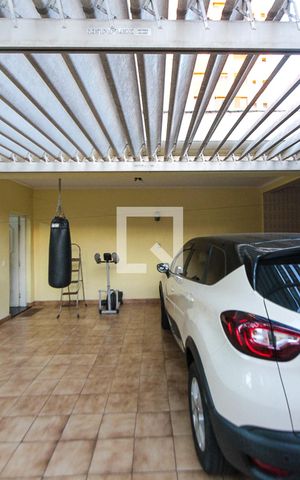 Casa à venda com 150m², 3 quartos e 4 vagas Casa à venda com 150m², 3 quartos e 4 vagasGaragem